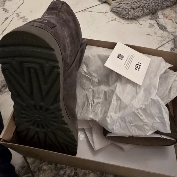 UGG Boots - Size 7 Gray - Picture 4 of 11